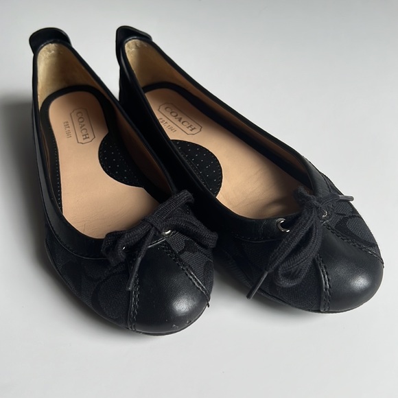 COACH Black w/Tie & Signature C Pattern FLATS; NO BOX included - Picture 4 of 5